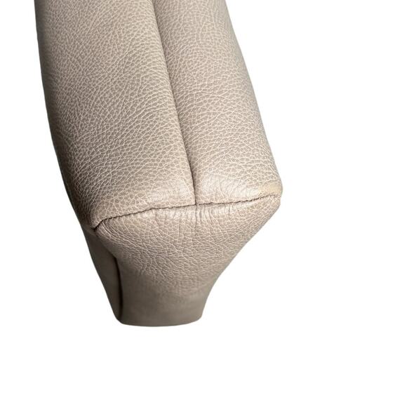 India Hicks Gray Pebble Leather Adjustable Length Strap Solitaire Tote Bag - Picture 7 of 16